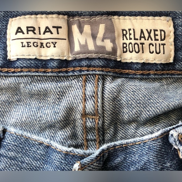ARIAT sz28/32 ‘Legacy M4’ relaxed fit bootcut jeans - Picture 4 of 7